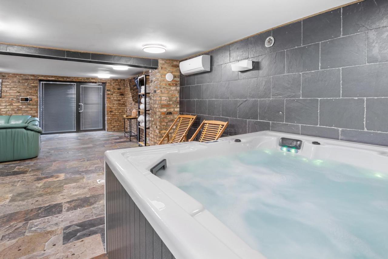 Pod Warszawa & & Grota Solna Villa