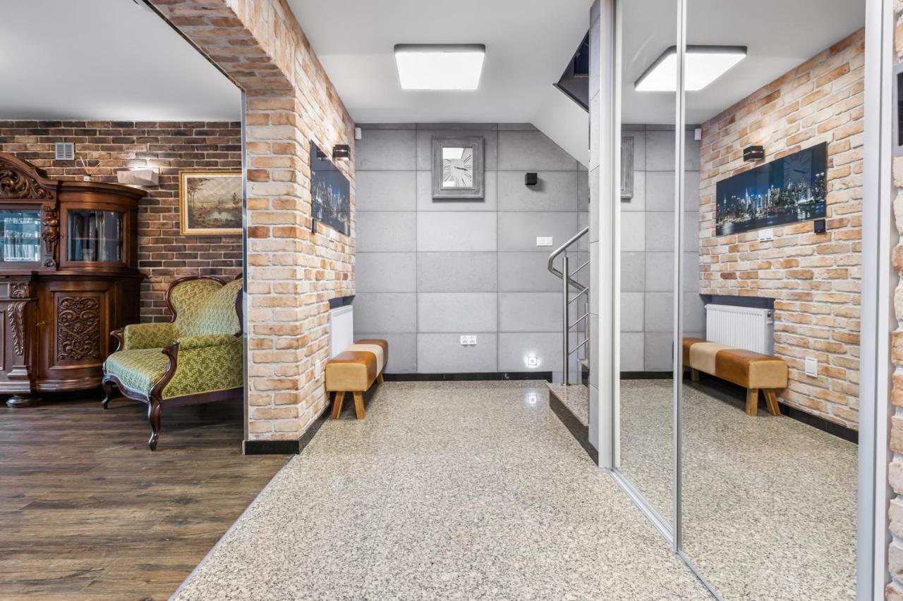 Villa Pod Warszawa & & Grota Solna